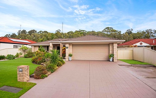 17 Foxhill Place, Banora Point NSW 2486