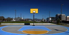 Anglų lietuvių žodynas. Žodis basketball equipment reiškia krepšinio įranga lietuviškai.