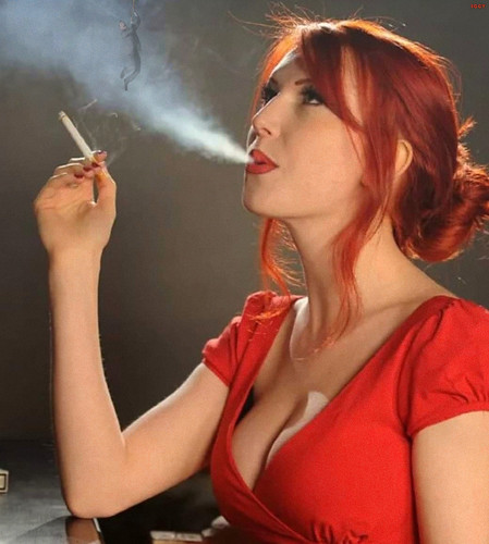 Smoking Giantess