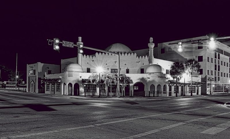 The Harry Hurt Building, 490 Opa-Locka Boulevard, City of Opa Locka, Miami-Dade County, Florida, USA / Built: 1925 / Renovated: 1990 / Floors: 2 / Added to NRHP: March 22, 1982 / Architectural Style: Moorish Revival Architecture<br/>© <a href="https://flickr.com/people/126251698@N03" target="_blank" rel="nofollow">126251698@N03</a> (<a href="https://flickr.com/photo.gne?id=40432386824" target="_blank" rel="nofollow">Flickr</a>)