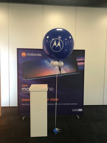 Cloudbuster Rond Bedrukt Lancering Motorola One Vision in De Rotterdam te Rotterdam