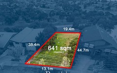 8 Moorna Drive, Airport West Vic
