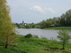 Anglų lietuvių žodynas. Žodis ob river reiškia obė lietuviškai.