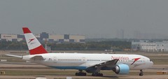 OE-LPC - Boeing 777-2Z9(ER) - Austrian Airlines PVG 100519