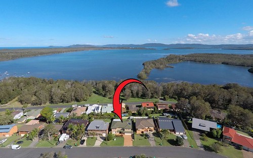 33 Hawaii Avenue, Forster NSW 2428