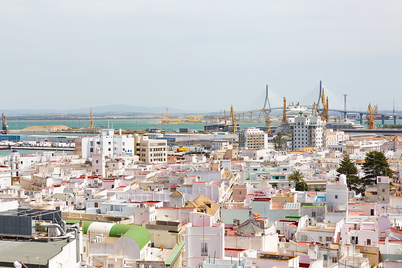 the roofs of Cadiz I<br/>© <a href="https://flickr.com/people/45125468@N02" target="_blank" rel="nofollow">45125468@N02</a> (<a href="https://flickr.com/photo.gne?id=47079732074" target="_blank" rel="nofollow">Flickr</a>)