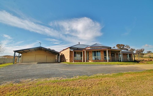 39 Burrows Road, Young NSW 2594