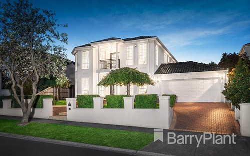 6 Wagstaff Dr, Mill Park VIC 3082