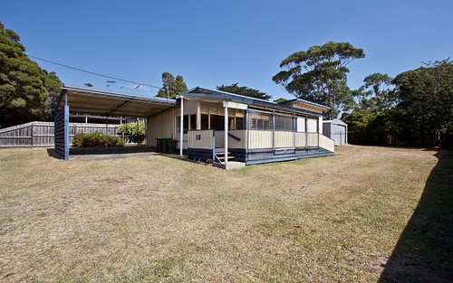 10 McHaffie Drive, Cowes Vic