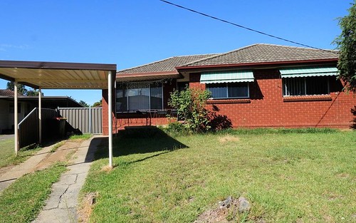 15 Fernlea Pl, Canley Heights NSW 2166