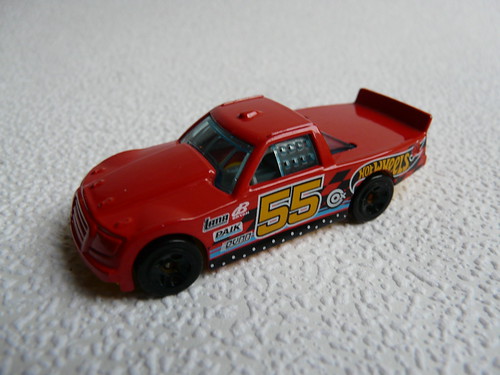 2016 Hot Wheels Race Aces Exclusive Circle Trucker 