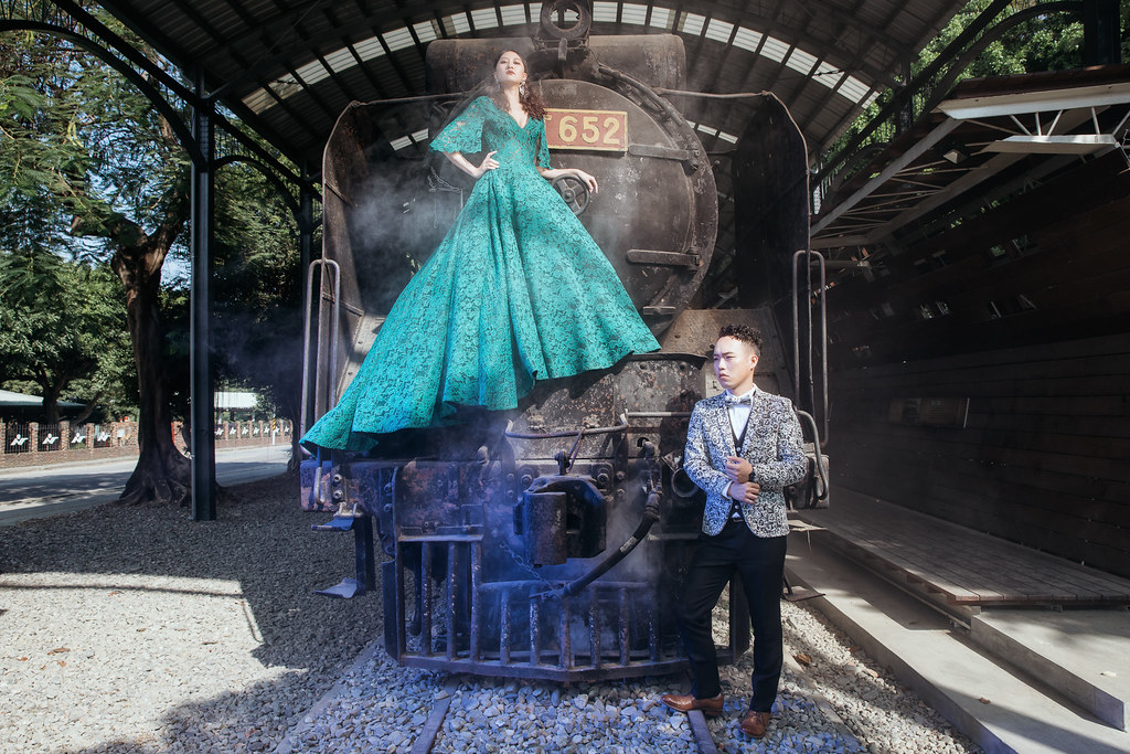 台南自助婚紗｜將歷史轉變為時尚感的老火車頭結合婚紗寫真｜InBlossom手工訂製婚紗
