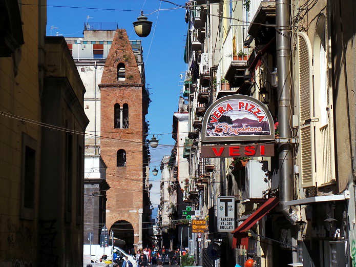 Walking Through Naples<br/>© <a href="https://flickr.com/people/34572250@N00" target="_blank" rel="nofollow">34572250@N00</a> (<a href="https://flickr.com/photo.gne?id=48316340687" target="_blank" rel="nofollow">Flickr</a>)