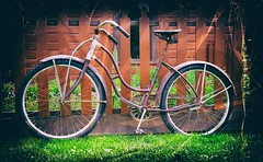 Anglų lietuvių žodynas. Žodis bicycle chain reiškia dviračių grandinės lietuviškai.