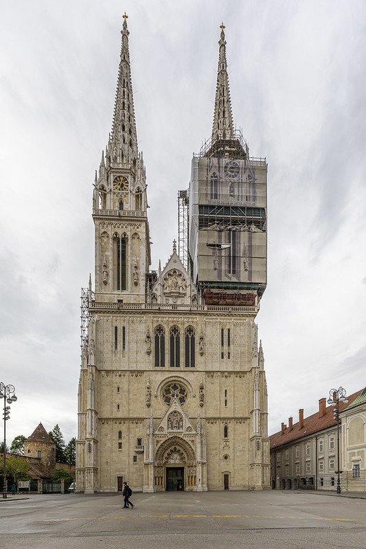 Catedral de Zagreb<br/>© <a href="https://flickr.com/people/28754568@N02" target="_blank" rel="nofollow">28754568@N02</a> (<a href="https://flickr.com/photo.gne?id=48492504607" target="_blank" rel="nofollow">Flickr</a>)