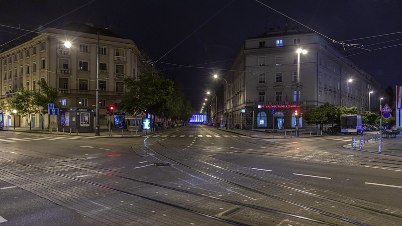 Zagreb de noche<br/>© <a href="https://flickr.com/people/28754568@N02" target="_blank" rel="nofollow">28754568@N02</a> (<a href="https://flickr.com/photo.gne?id=48521443777" target="_blank" rel="nofollow">Flickr</a>)