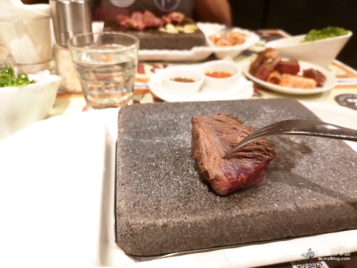 【台北大安】凱恩斯岩燒餐廳｜400度火山岩石燒烤牛排 @魚樂分享誌