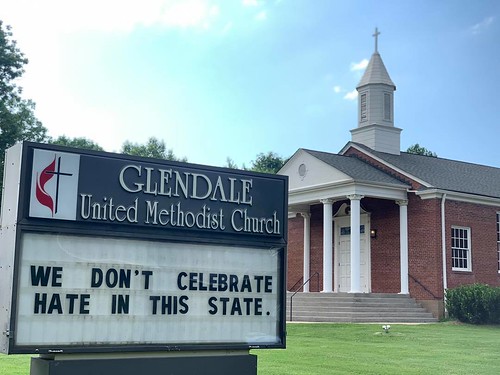 We don't celebrate hate in this state.  | Glendale United Methodist Church - Nashville Sign