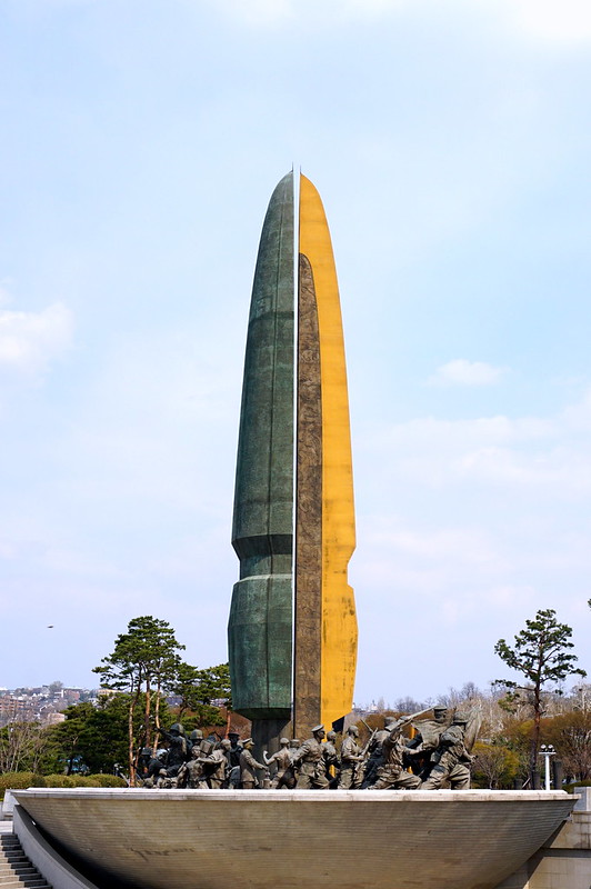 Korean War Monument, War Memorial of Korea, Seoul<br/>© <a href="https://flickr.com/people/24879135@N04" target="_blank" rel="nofollow">24879135@N04</a> (<a href="https://flickr.com/photo.gne?id=48660069663" target="_blank" rel="nofollow">Flickr</a>)