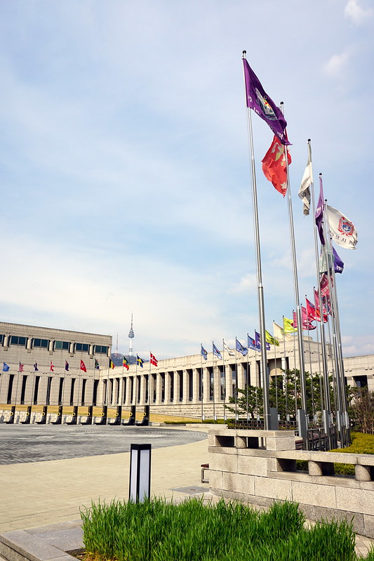 Peace Plaza, War Memorial of Korea, Seoul<br/>© <a href="https://flickr.com/people/24879135@N04" target="_blank" rel="nofollow">24879135@N04</a> (<a href="https://flickr.com/photo.gne?id=48660423501" target="_blank" rel="nofollow">Flickr</a>)