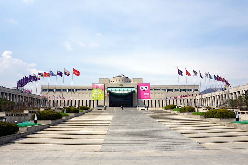 Peace Plaza, War Memorial of Korea, Seoul<br/>© <a href="https://flickr.com/people/24879135@N04" target="_blank" rel="nofollow">24879135@N04</a> (<a href="https://flickr.com/photo.gne?id=48660571932" target="_blank" rel="nofollow">Flickr</a>)