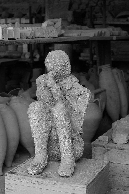 Pompeii Praying Person<br/>© <a href="https://flickr.com/people/145063577@N05" target="_blank" rel="nofollow">145063577@N05</a> (<a href="https://flickr.com/photo.gne?id=48695225186" target="_blank" rel="nofollow">Flickr</a>)