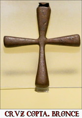 Cruz copta. Bronce, Ãpoca cristiana, Siglo VI, Cheikh-Daub (Nubia, Egipto)