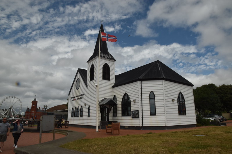 The Norwegian Church, Cardiff Bay<br/>© <a href="https://flickr.com/people/15523409@N05" target="_blank" rel="nofollow">15523409@N05</a> (<a href="https://flickr.com/photo.gne?id=48750321241" target="_blank" rel="nofollow">Flickr</a>)