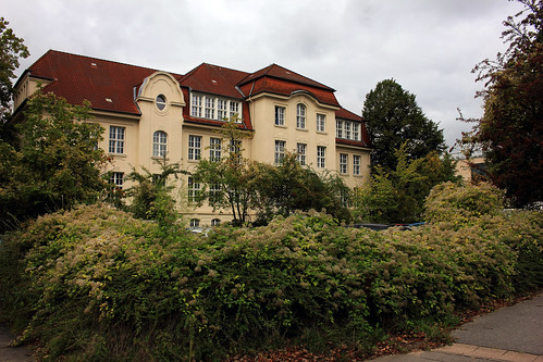 Schule am Ravensberg (13) • <a style="font-size:0.8em;" href="http://www.flickr.com/photos/69570948@N04/48865585918/" target="_blank">Auf Flickr ansehen</a>