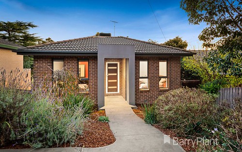17 Cleve Road, Pascoe Vale South VIC