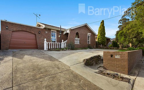 32 Rembrandt Dr, Wheelers Hill VIC 3150