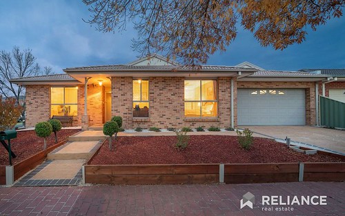 2 Mickleton Grove, Point Cook VIC 3030