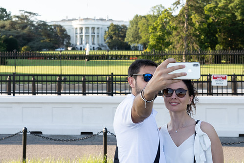 Couple takes Selfie in front of The White House
