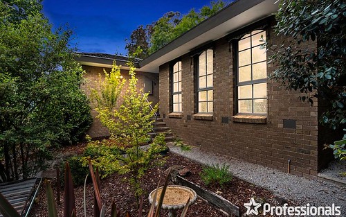 17 Olive Grove, Lilydale VIC