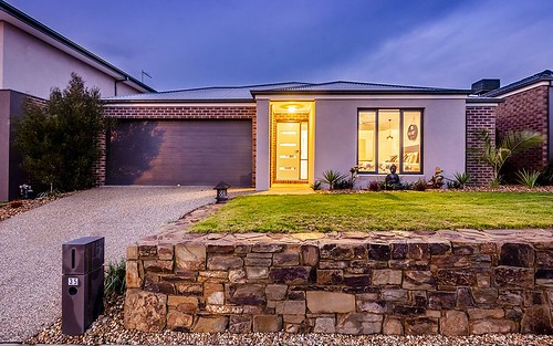 35 Viewbright Road, Clyde North VIC 3978