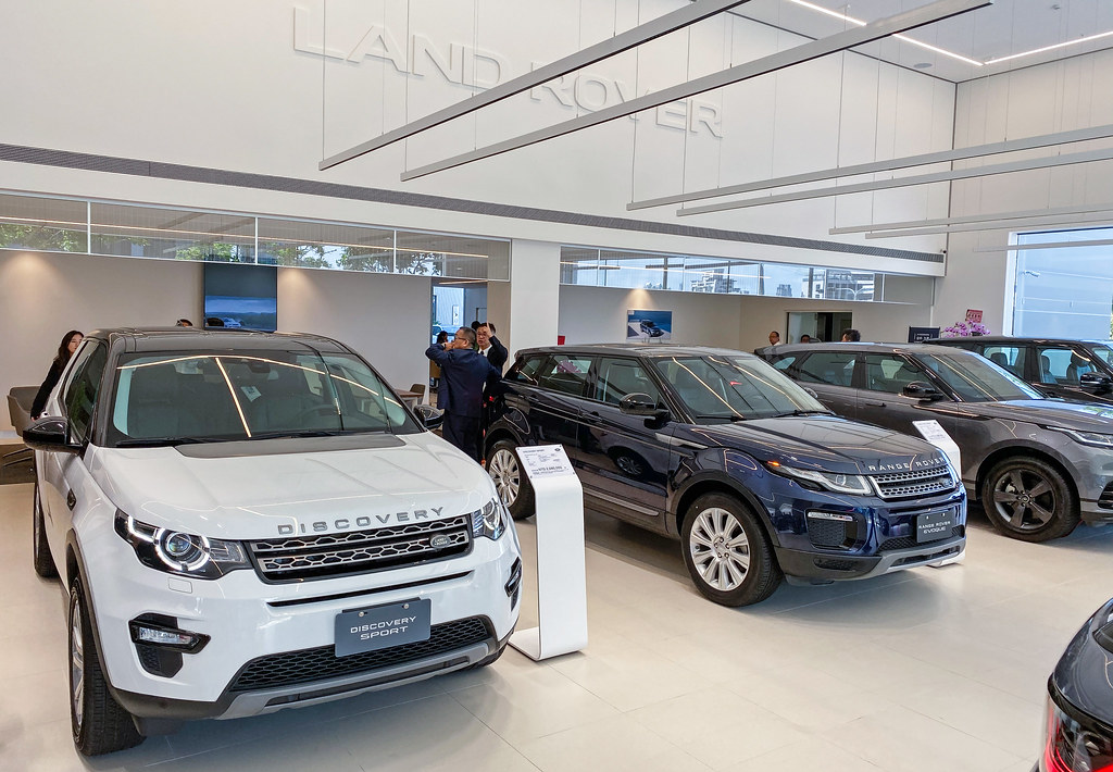 JLR 191018-15