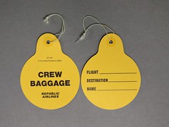 Anglų lietuvių žodynas. Žodis baggage-tag reiškia bagažo žymeklis lietuviškai.