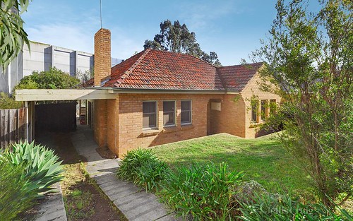 19 Greenbank Crescent, Pascoe Vale South VIC 3044
