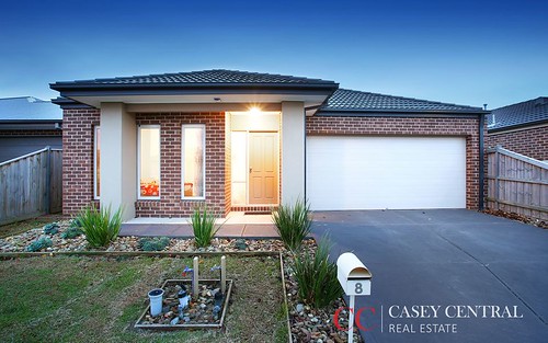 8 Campaspe Street, Clyde North VIC 3978