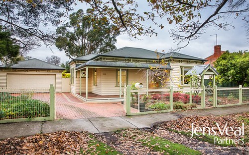208 Clyde St, Soldiers Hill VIC 3350
