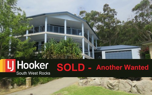 24 Peter Mark Circuit, South West Rocks NSW 2431