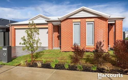 15 Freiberger Grove, Clyde North VIC 3978