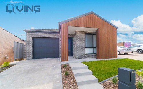 32 Bagnall Street, Gregory Hills NSW 2557