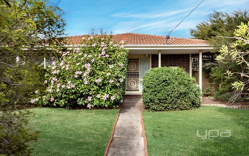 5 Navarre Court, Meadow Heights VIC 3048