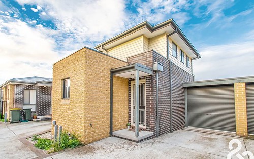 2/7 Dunolly Crescent, Reservoir Vic 3073