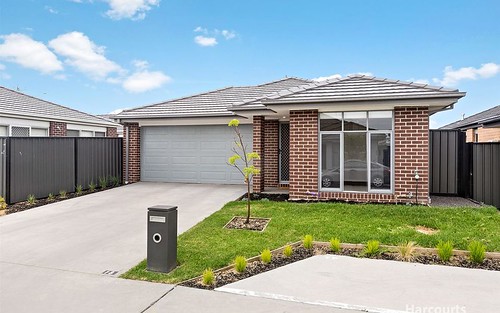 18 Naso Place, Clyde North VIC 3978