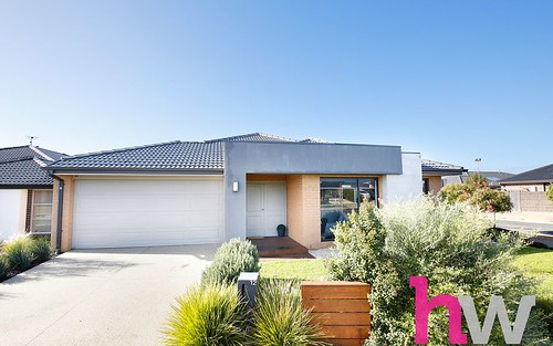 12 Sirrom Crescent, Armstrong Creek VIC