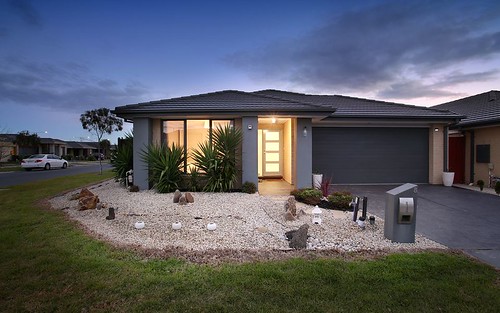 8 Avebury Place, Officer VIC 3809