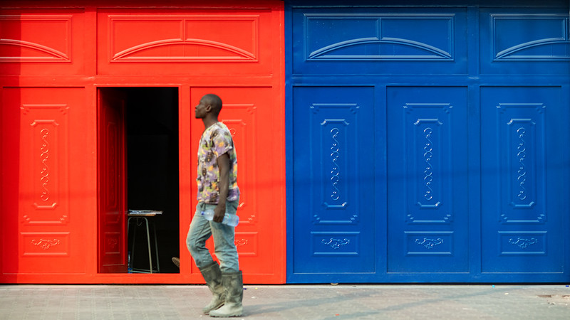 Red | Blue Facade<br/>© <a href="https://flickr.com/people/28374189@N06" target="_blank" rel="nofollow">28374189@N06</a> (<a href="https://flickr.com/photo.gne?id=48950689251" target="_blank" rel="nofollow">Flickr</a>)