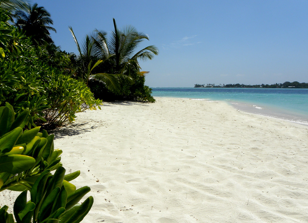 Vaali Beach Lodge Maldives